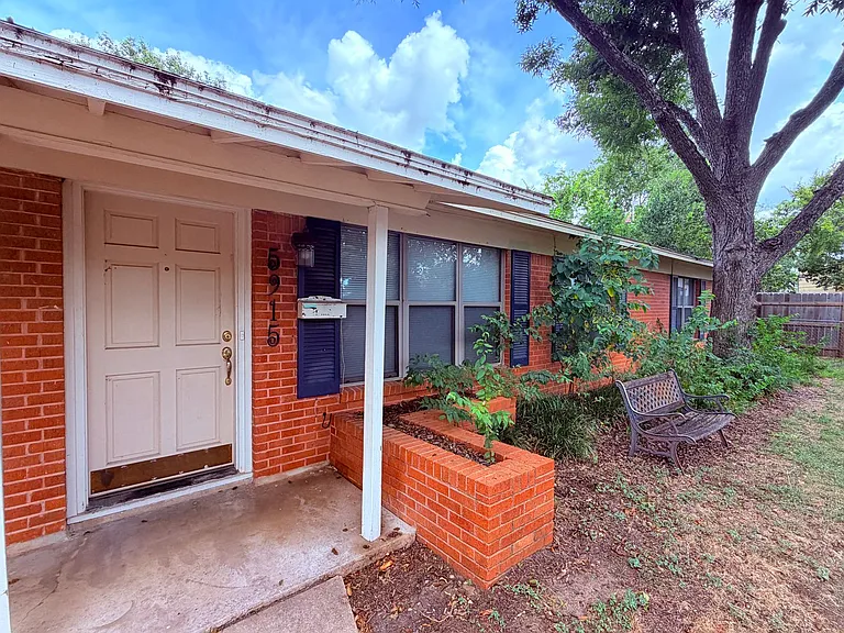 5915 Sunshine Dr — Photo 2