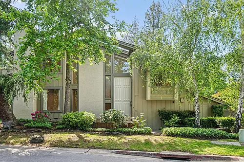 500 Sand Hill Cir Photo 1