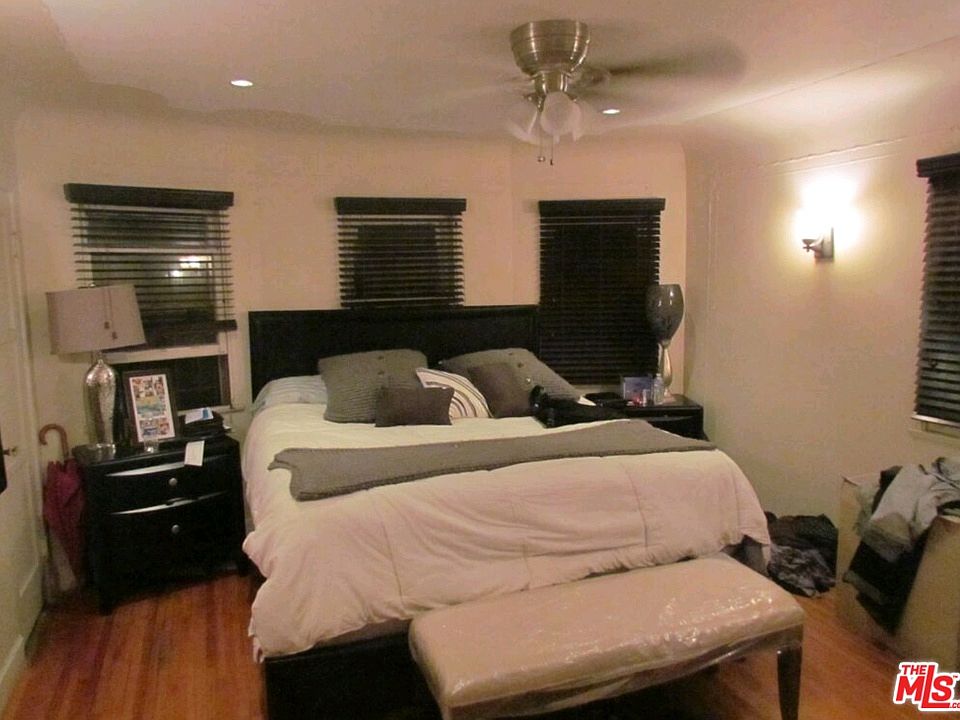 2nd image of 1142 W 64th St