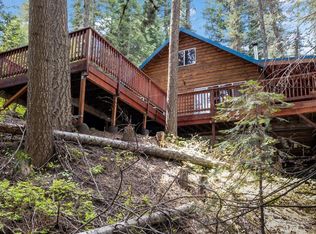 9 Lyons Ln, Cascade, ID 83611