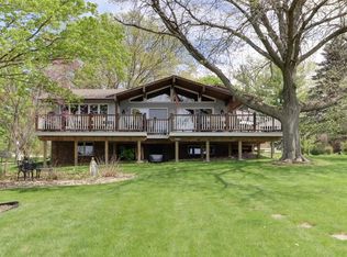 25814 Sunset Ln, Hudson, IL 61748