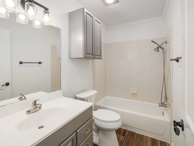 204 Northwest Dr #F — Photo 18