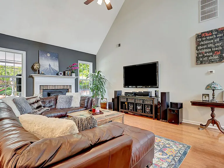 374 Persimmon Dr — Photo 14