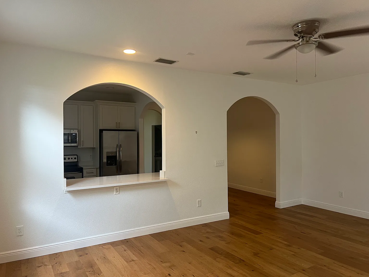 3 bed, 2.5 bath, 1715 sqft, $3,750 — Photo 4