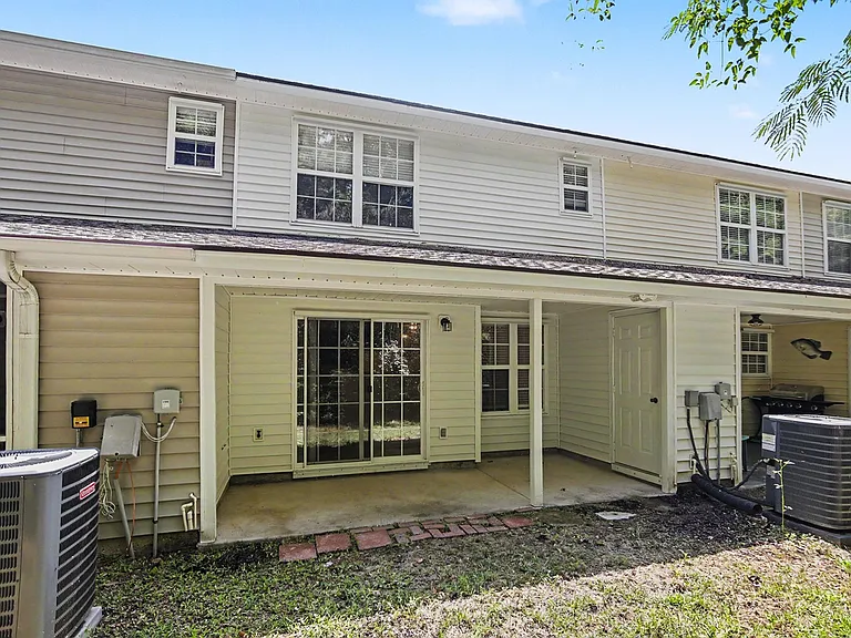 1043 Penny Ln — Photo 27