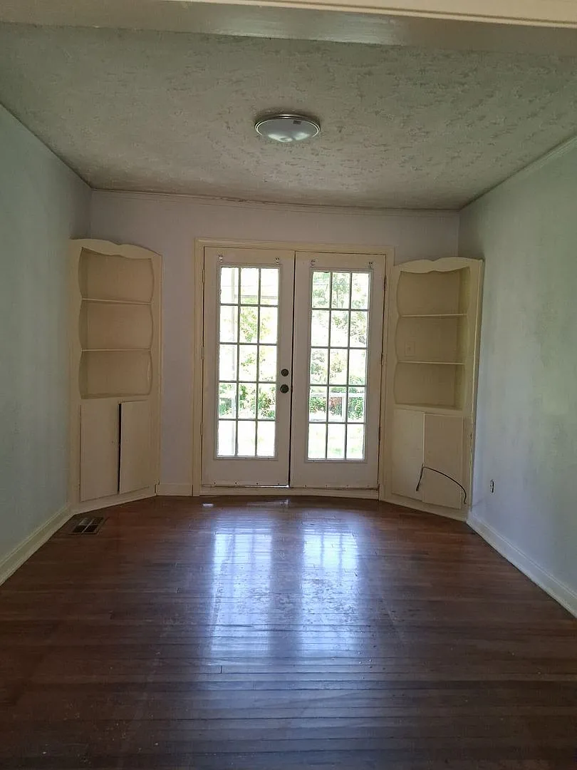 2Bed 1Bath Home — Photo 4