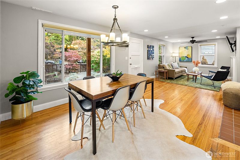 5th image of 3825 33rd Avenue W
