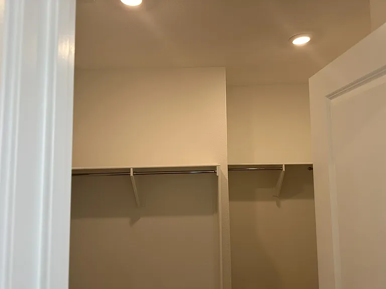 2779 Mulholland Dr — Photo 7