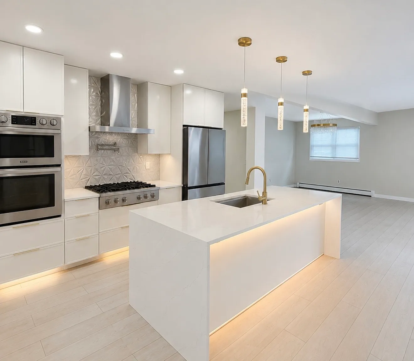 3 bed, $4,800 — Photo 1