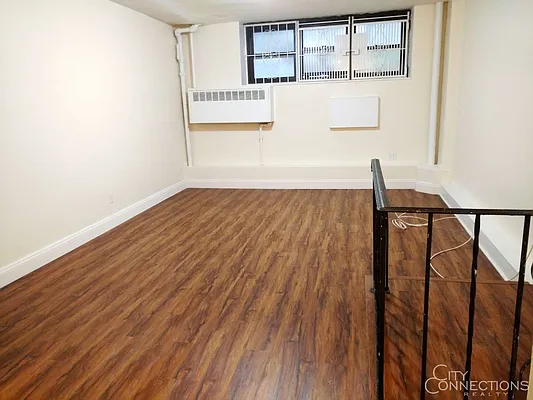 Rented by City Connections Realty | media 32