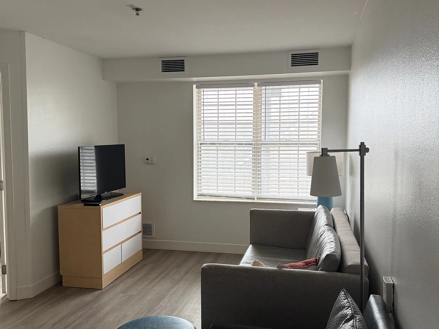 1 bed, 500 sqft, $1,279 — Photo 2