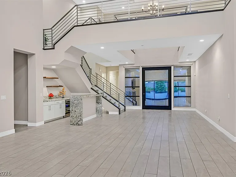 65 Garibaldi Way — Photo 5