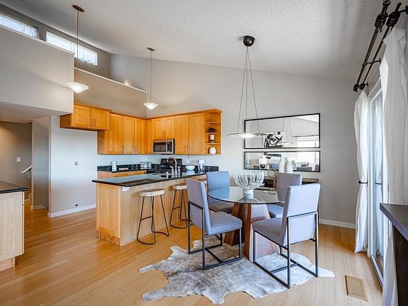 3rd image of 651 Stonegate Dr