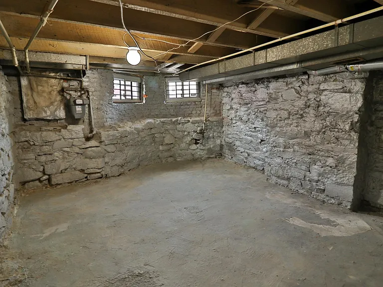 1303 James St — Photo 47