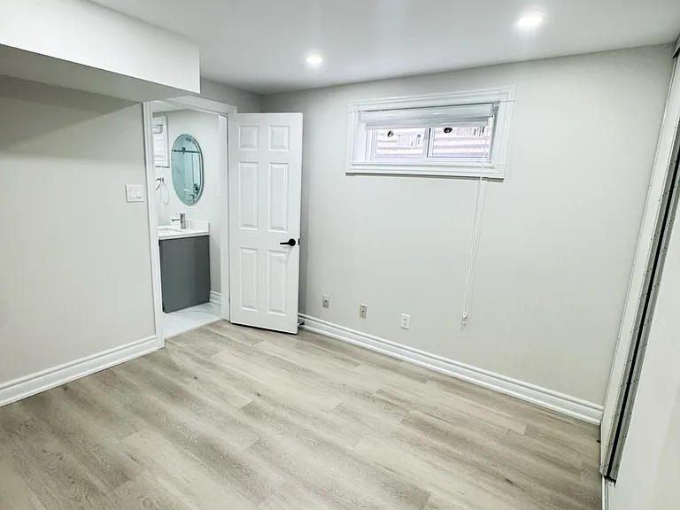 144 Raymerville Dr #BASEMENT — Photo 6