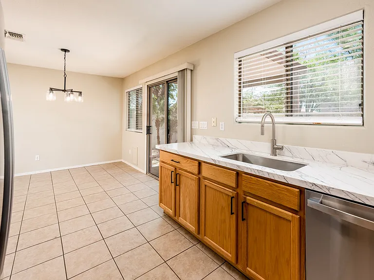 17429 W Watson Ln — Photo 7