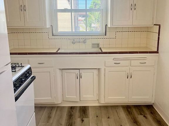 3rd image of 4446-4452 Marlborough Ave