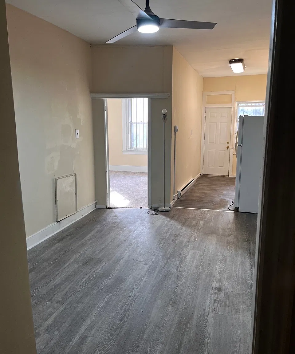 4946 N Broad St — Photo 3