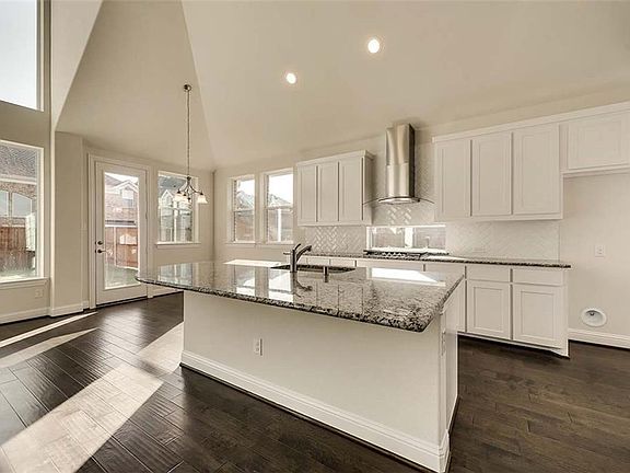 3rd image of 106 Lavender Ln