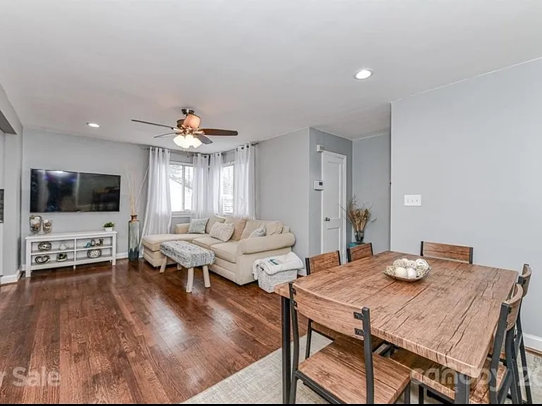 1632 Academy St — Photo 3