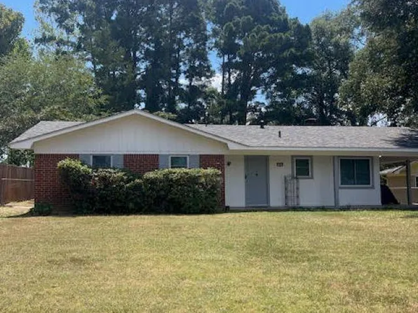 1302 Stanford Dr, Longview, TX 75601