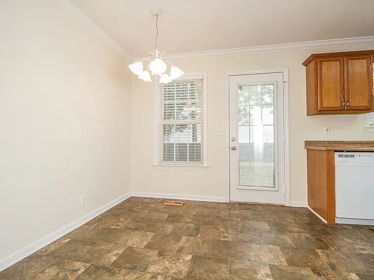 1527 Dodd Trl — Photo 5
