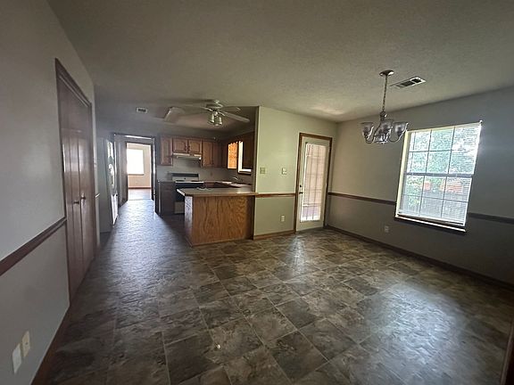 4th image of 1008 S Seattle Ave
