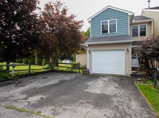 10 Day Mill Dr UNIT 10, Templeton, MA 01468