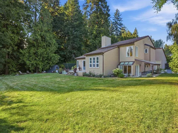 2207 Tanager Pl, North Vancouver, BC V7J 3R3