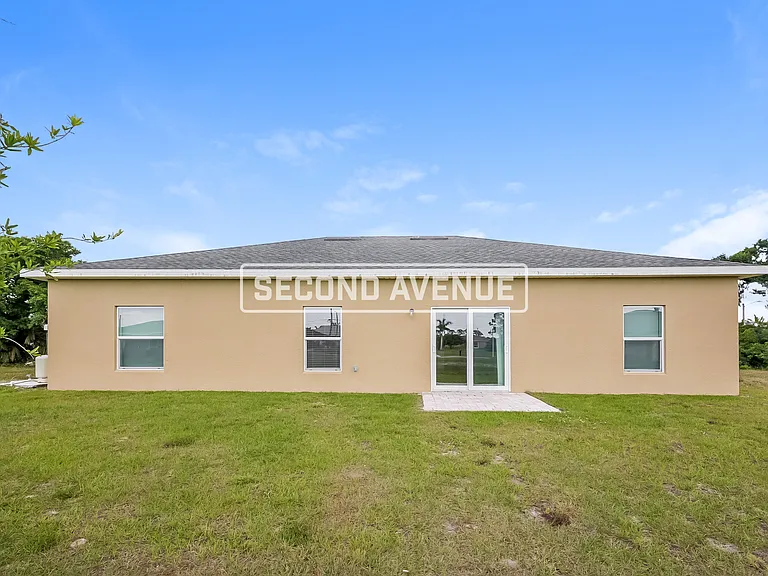 3202 NE 14th Pl — Photo 17
