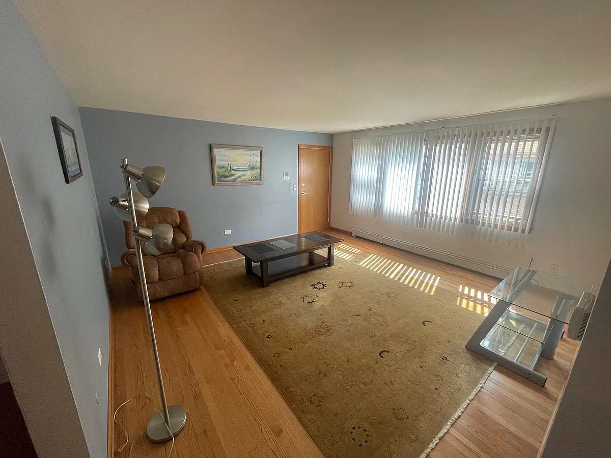 Building Photo - 8549 W Bryn Mawr Ave #2N