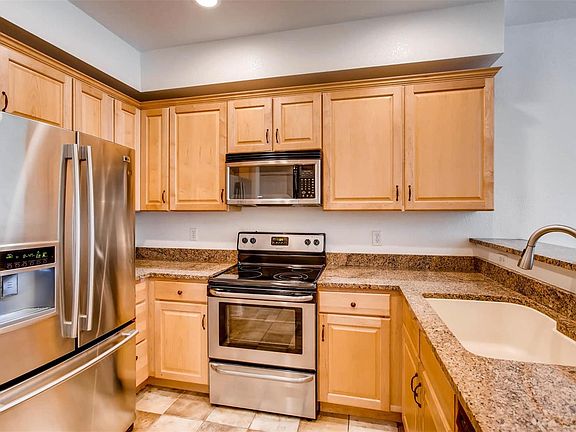 5th image of 1747 N Washington St #B107