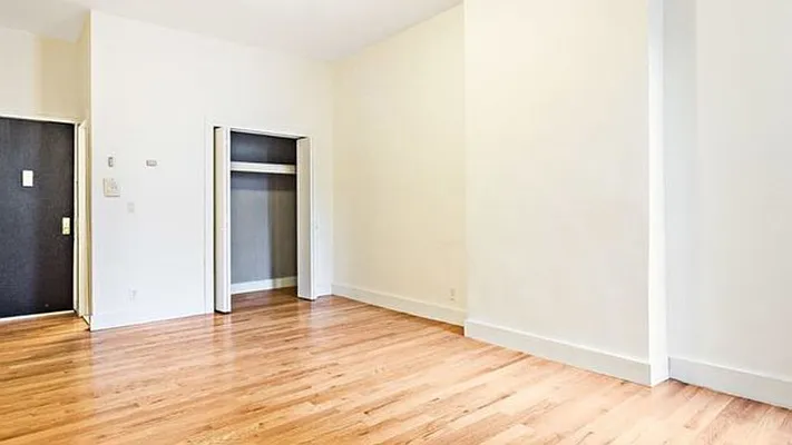 Rented by Nooklyn NYC LLC | media 11