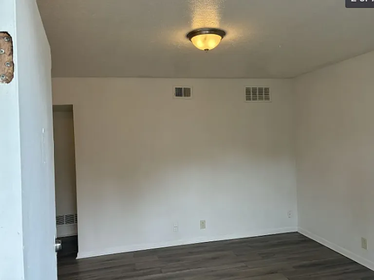 4115 Pinecroft Dr — Photo 2