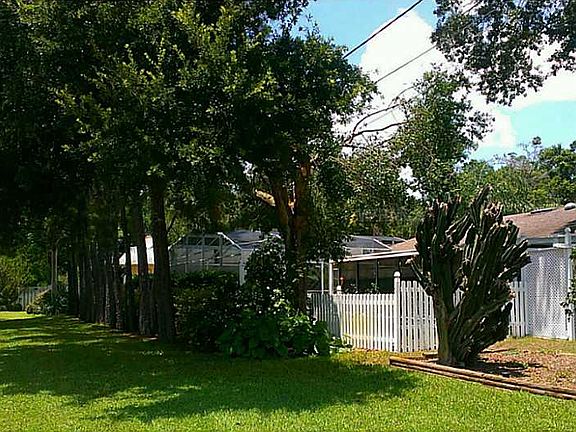 2nd image of 13606 Berkshire Ct