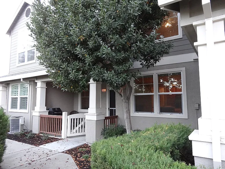 2 bed, 2.5 bath, 1213 sqft, $2,950 — Photo 2