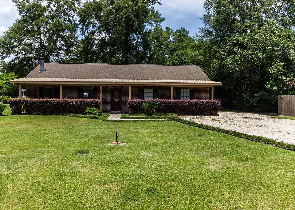 1st image of 104 Greenbriar Ln