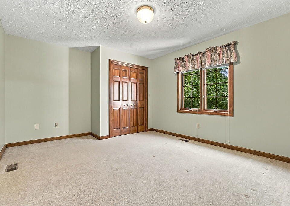 52nd image of 205 Falcon Dr