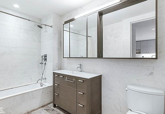 4th image of 465 Pacific St #2C