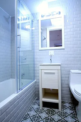 Rented by Elite NY Holdings | media 37