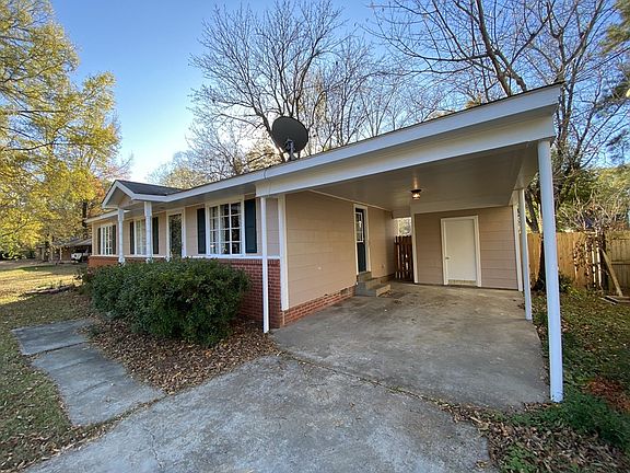 4th image of 204 Brinkley Ln