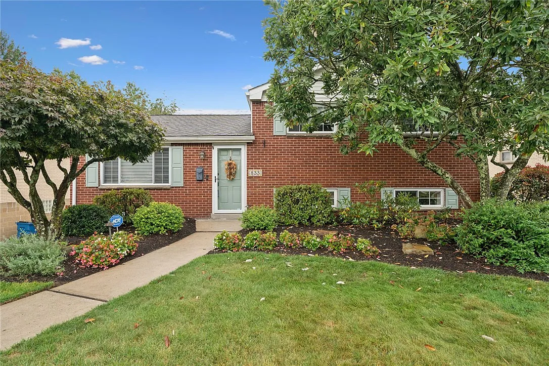 833 Macbeth Dr photo 1