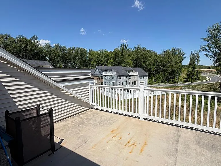 10802 Foxtrot Cir — Photo 18