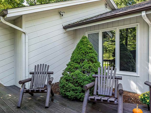 5th image of 13718 Briarwood Ln