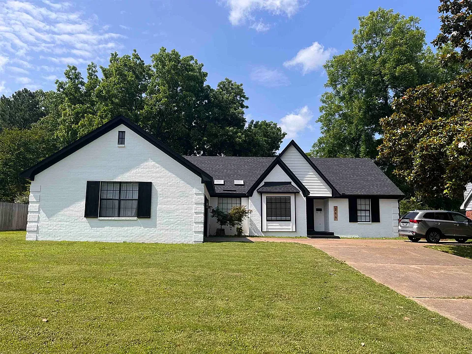 296 E Poplar Ave