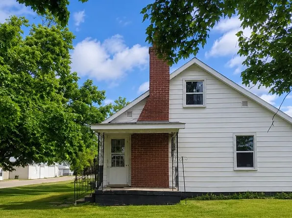 502 Stephenson St, Norway, MI 49870