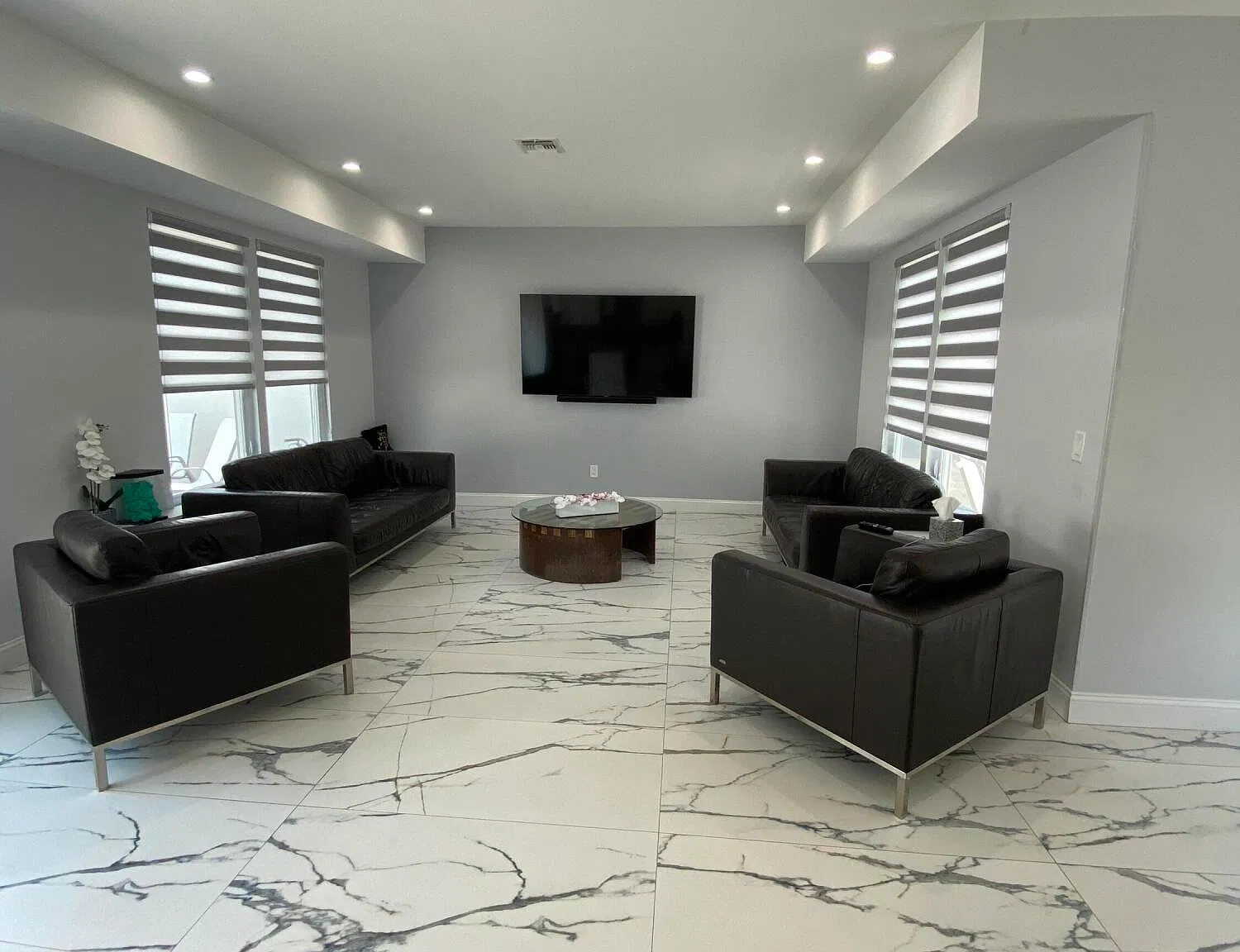 6 bed, 2702 sqft, $4,900 — Photo 3