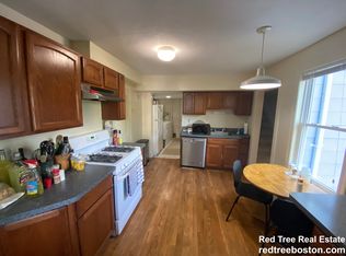25 Oakland St #1, Newton, MA 02458