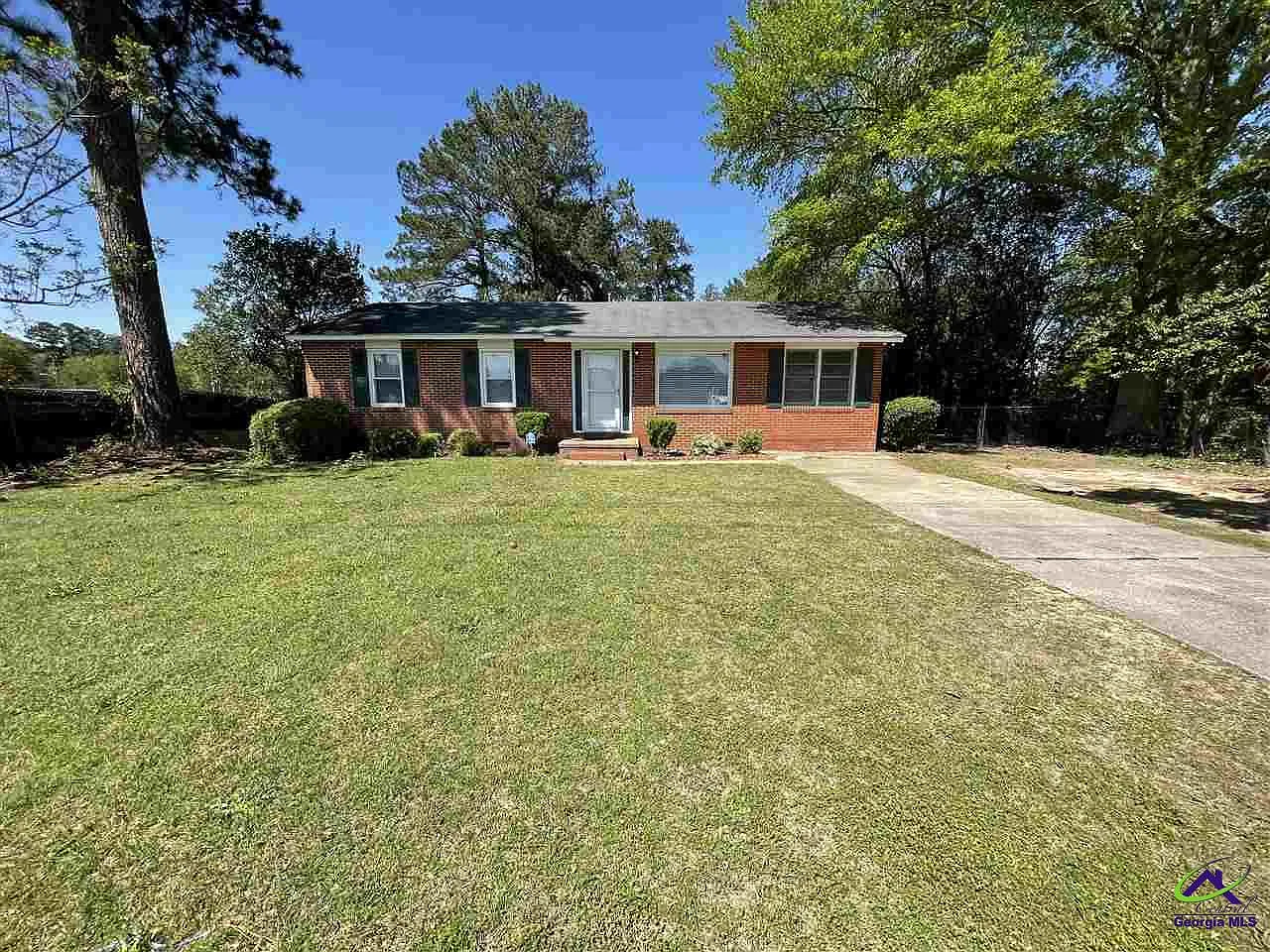 4 bed, 2.0 bath, 1200 sqft, $1,395 — Photo 4
