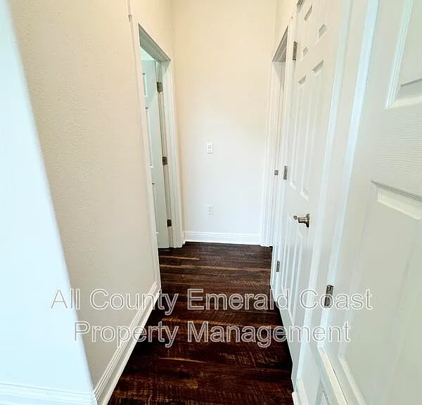 722 Kelly St — Photo 26